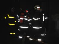 Velitel cvičného zásahu L.M.vydává poslední pokyny před stupem.